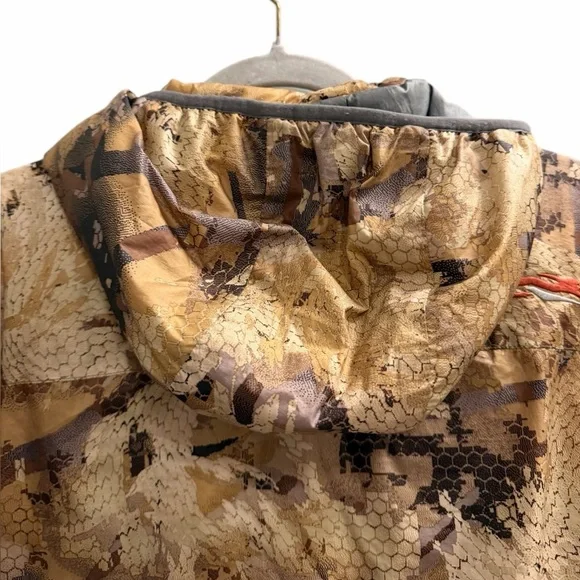 SITKA Camo Puffer Jacket Size Medium
